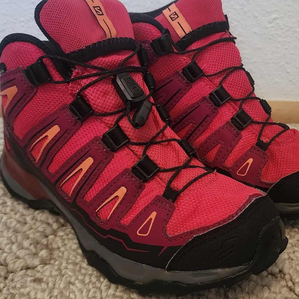 Salomon Pink Girl Hiking Shoes